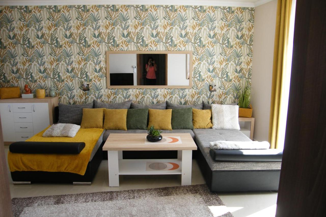 Unicum Apartman ไฮจ์ดุสโซบอสโล ภายนอก รูปภาพ